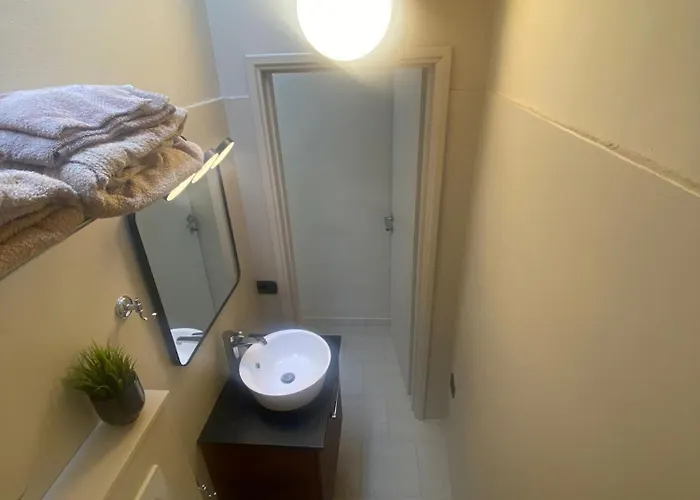 Апартаменты Little Loft On Roofs Модена